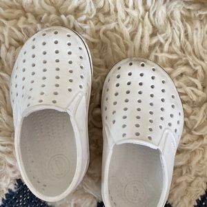 Toddler native slip on